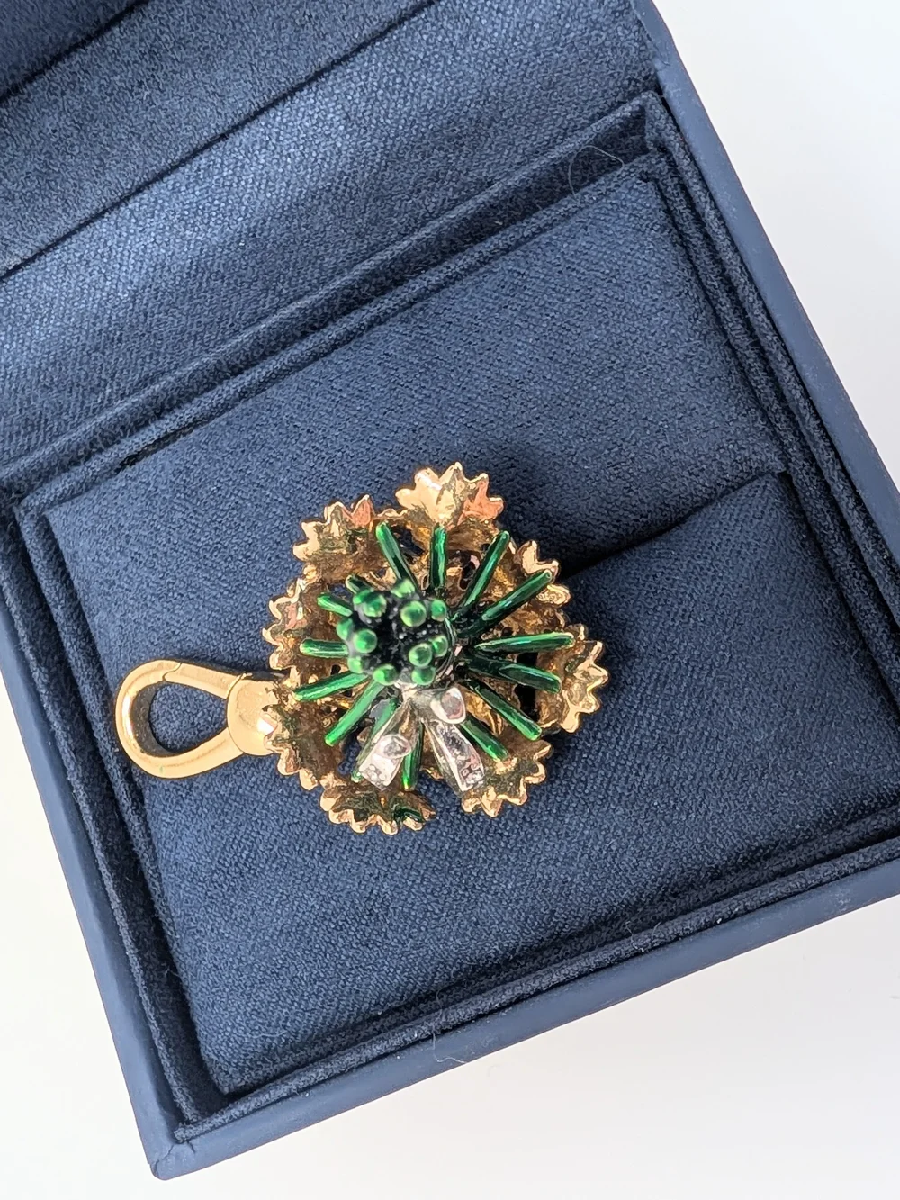 Juicy Couture Y2K Daisy Bouquet Charm with White Enamel Green Accent Butterfly - Picture 8 of 8